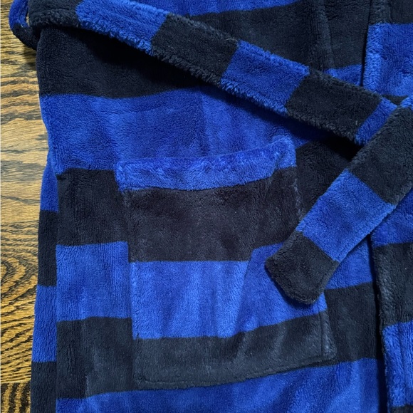 Tucker + Tate size 10-12 Striped Hooded Fleece Robe w/Belt and Pockets - Picture 2 of 3